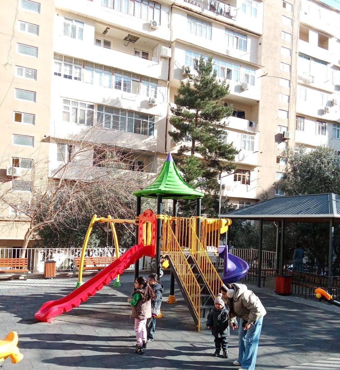 4 otaqlı Köhnə tikili, İnşaatçılar m., Bakı