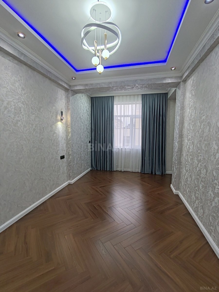 3 otaqlı Yeni tikili, Xırdalan