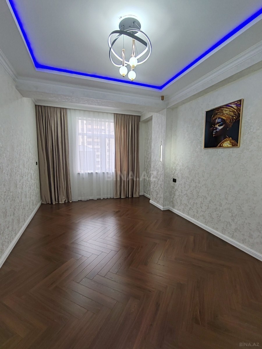 3 otaqlı Yeni tikili, Xırdalan