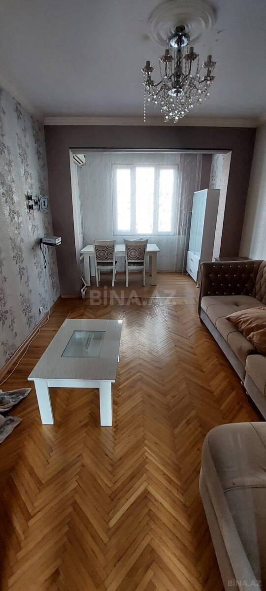 2 otaqlı Köhnə tikili, Memar Əcəmi m., Bakı