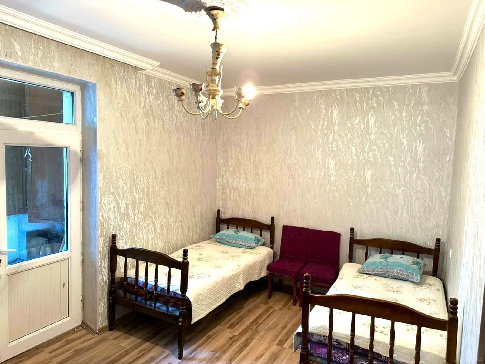 3 otaqlı Köhnə tikili, Bakıxanov q., Bakı