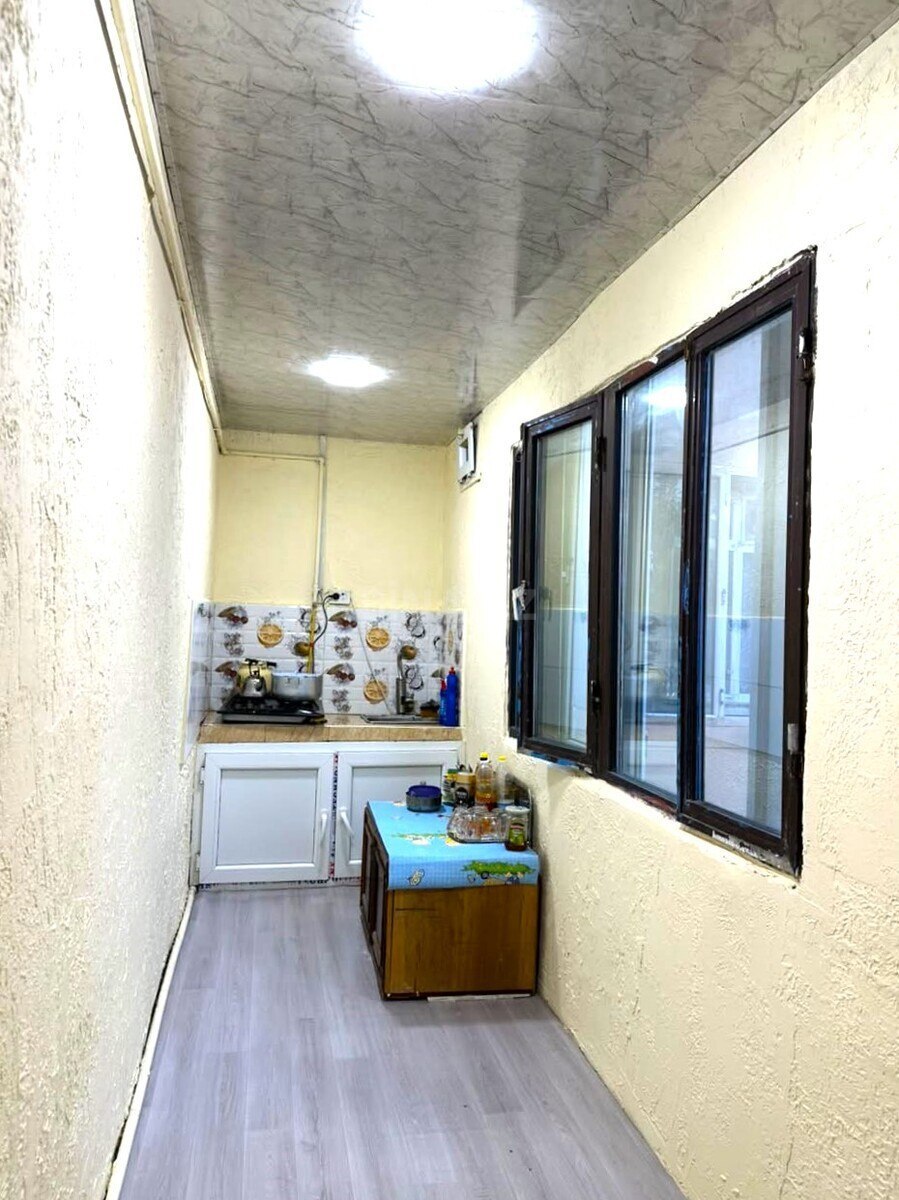 3 otaqlı Köhnə tikili, Bakıxanov q., Bakı