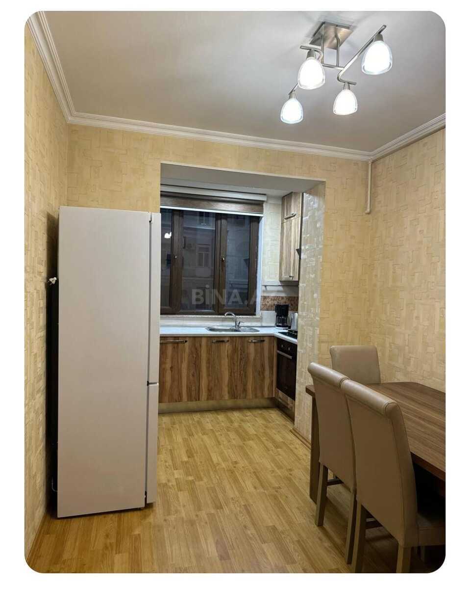 3 otaqlı Köhnə tikili, Sahil m., Bakı