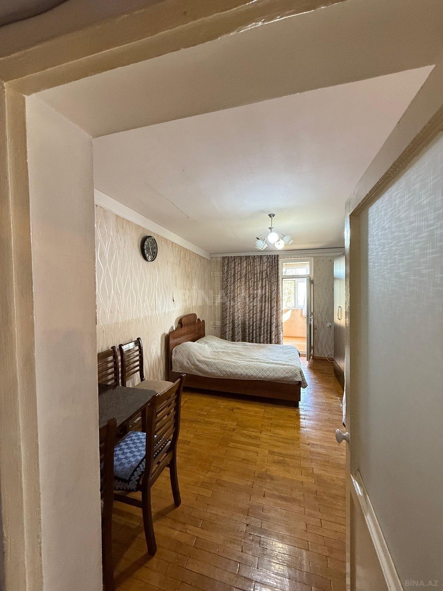 3 otaqlı Köhnə tikili, Qara Qarayev m., Bakı
