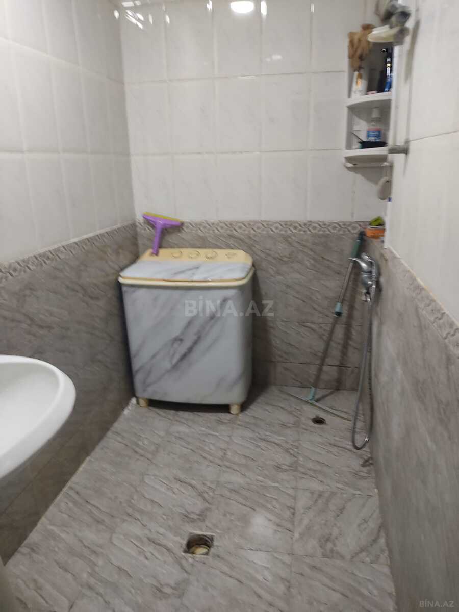 3 otaqlı Köhnə tikili, Bakıxanov q., Bakı