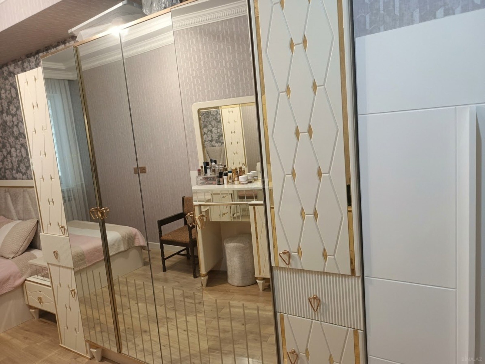 3 otaqlı Yeni tikili, Elmlər Akademiyası m., Bakı