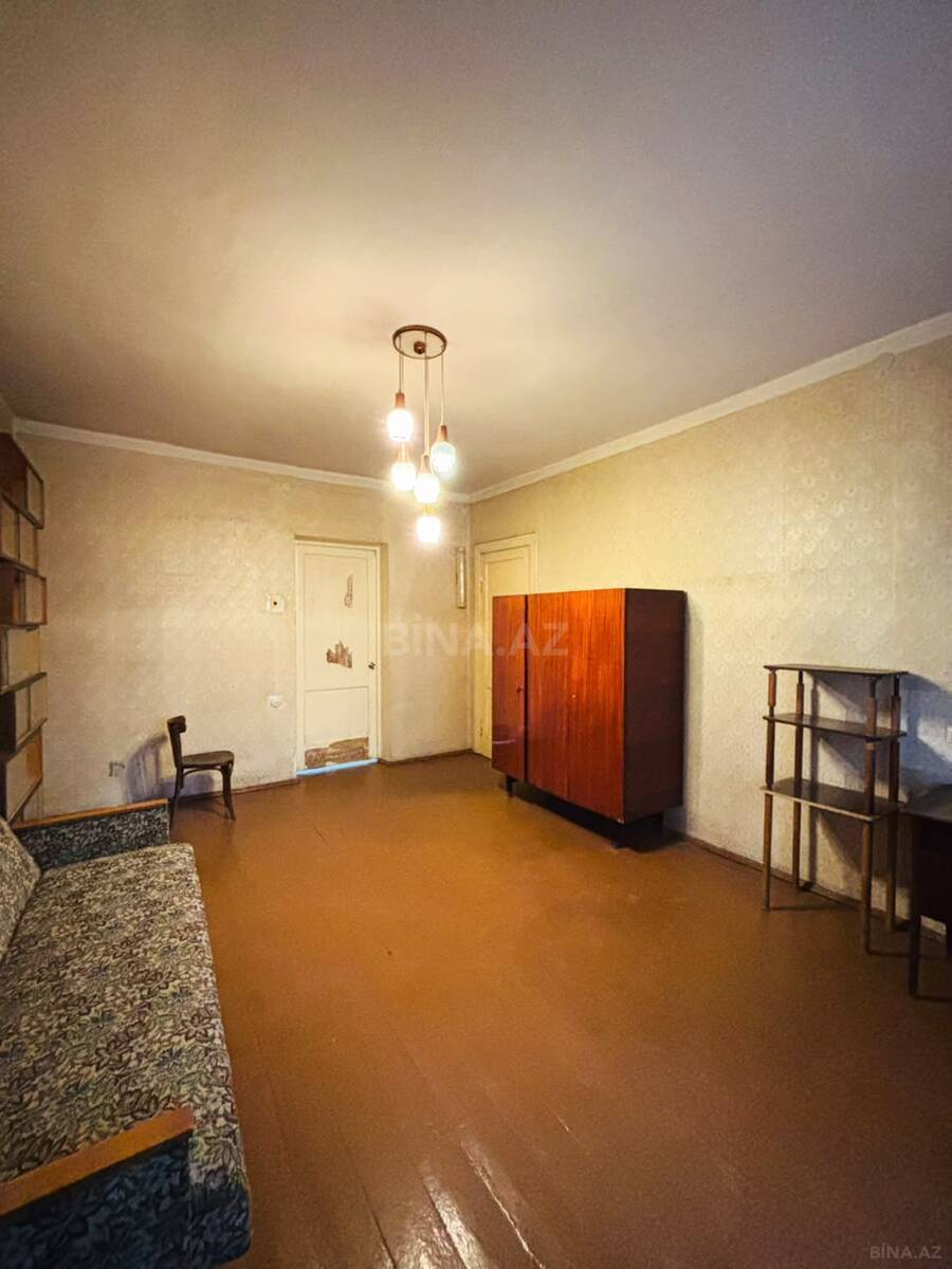 3 otaqlı Köhnə tikili, Bakıxanov q., Bakı
