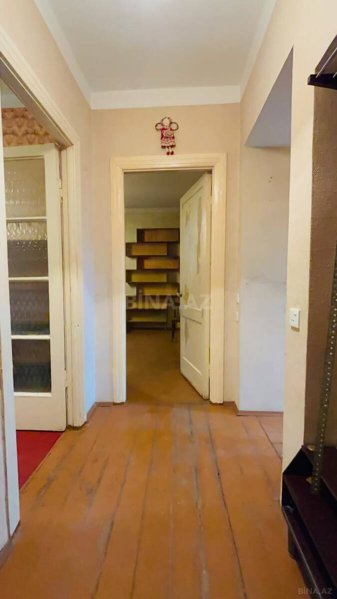 3 otaqlı Köhnə tikili, Bakıxanov q., Bakı