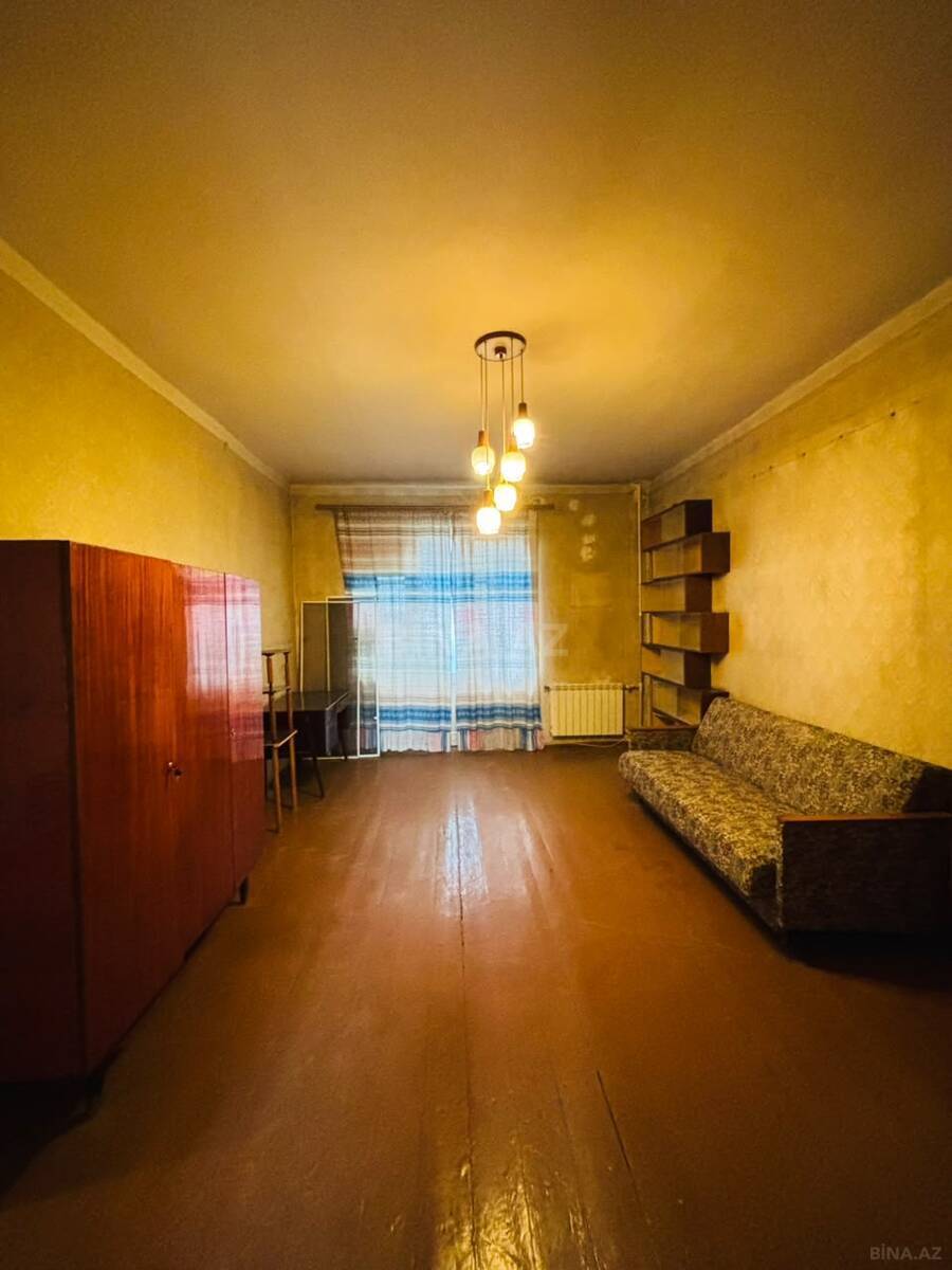 3 otaqlı Köhnə tikili, Bakıxanov q., Bakı