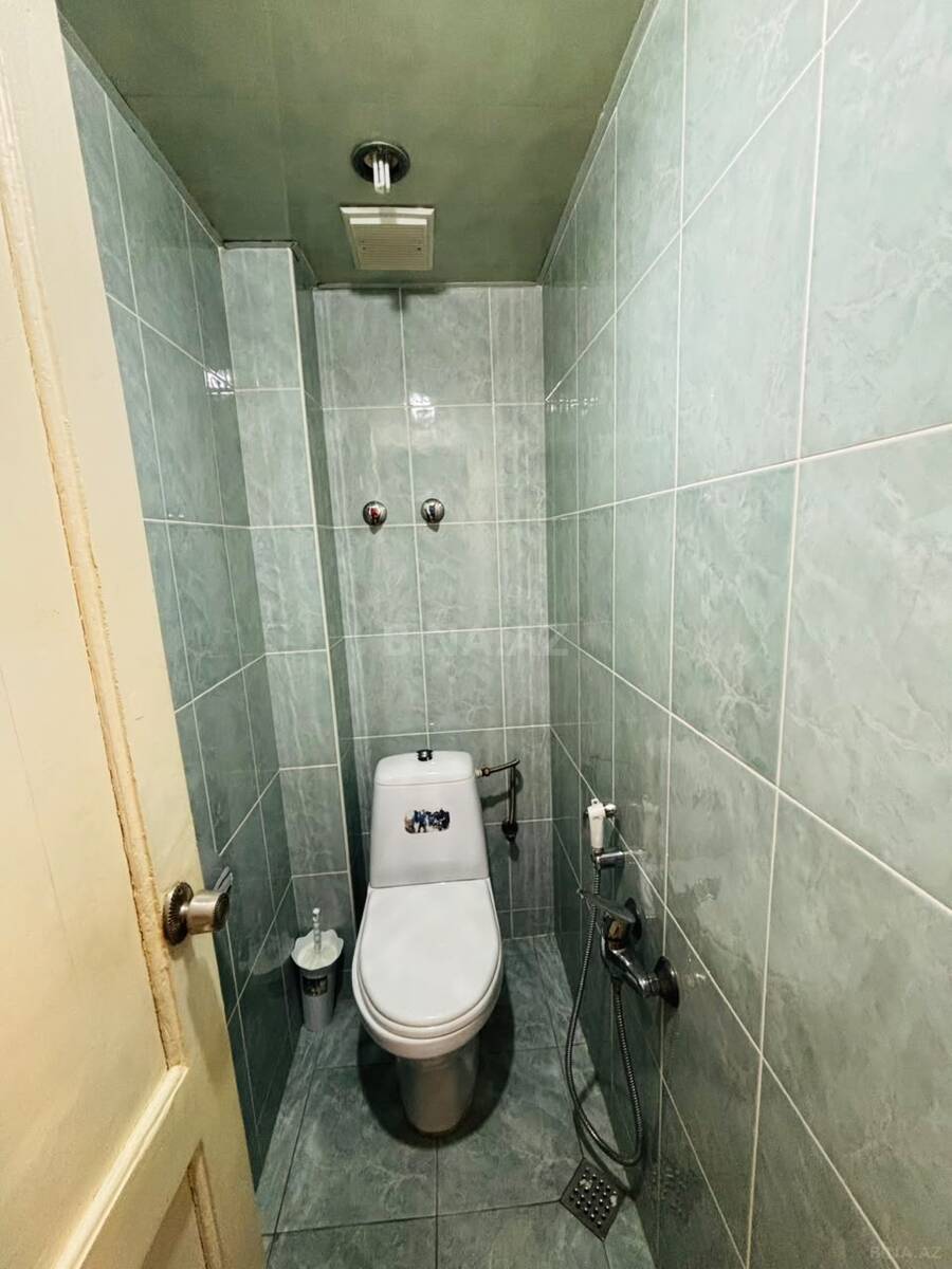 3 otaqlı Köhnə tikili, Bakıxanov q., Bakı