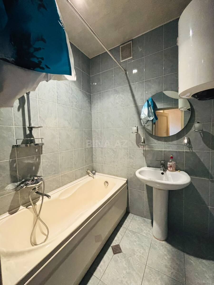3 otaqlı Köhnə tikili, Bakıxanov q., Bakı