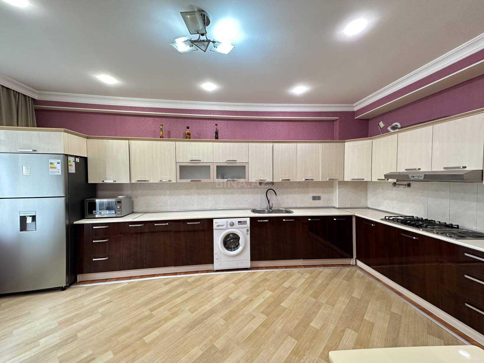 3 otaqlı Yeni tikili, Şah İsmayıl Xətai m., Bakı