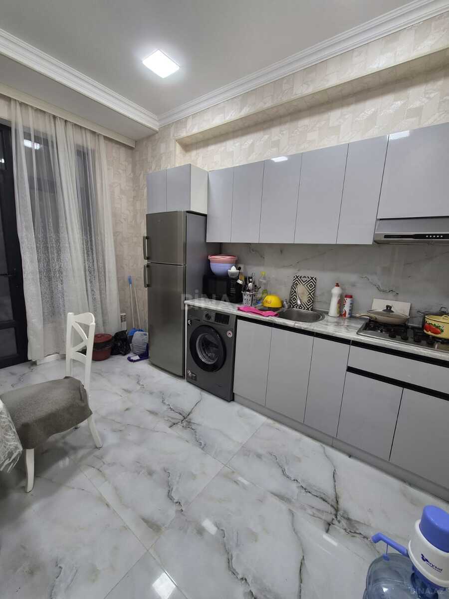 2 otaqlı Köhnə tikili, Memar Əcəmi m., Bakı