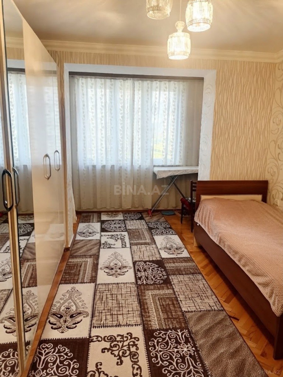 3 otaqlı Köhnə tikili, Nizami m., Bakı