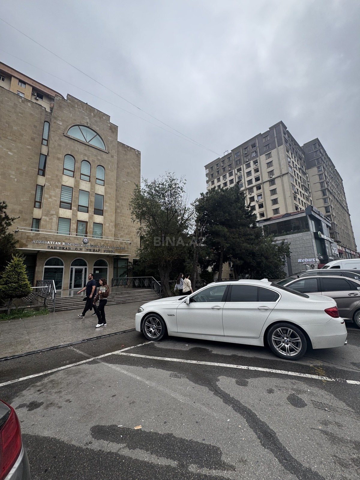 1 otaqlı Köhnə tikili, İnşaatçılar m., Bakı