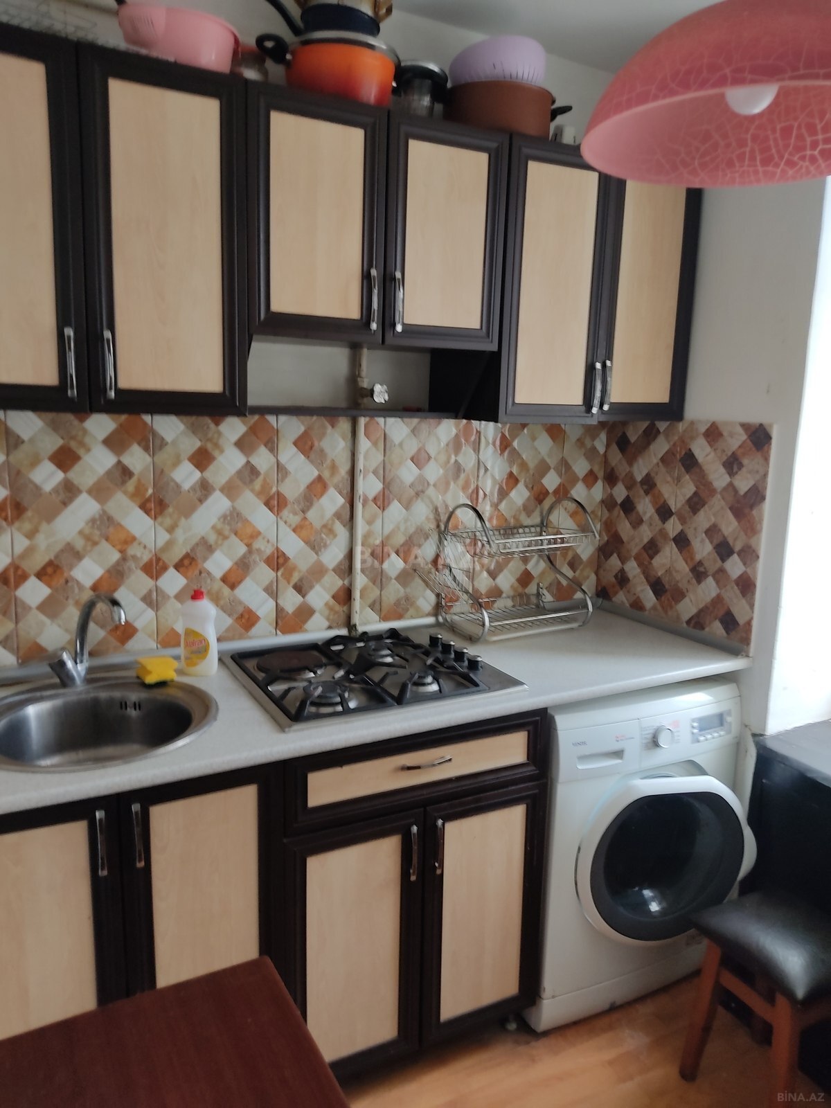 2 otaqlı Köhnə tikili, Şah İsmayıl Xətai m., Bakı