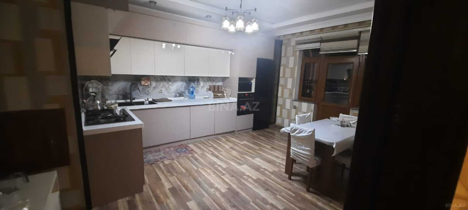 3 otaqlı Yeni tikili, Şah İsmayıl Xətai m., Bakı
