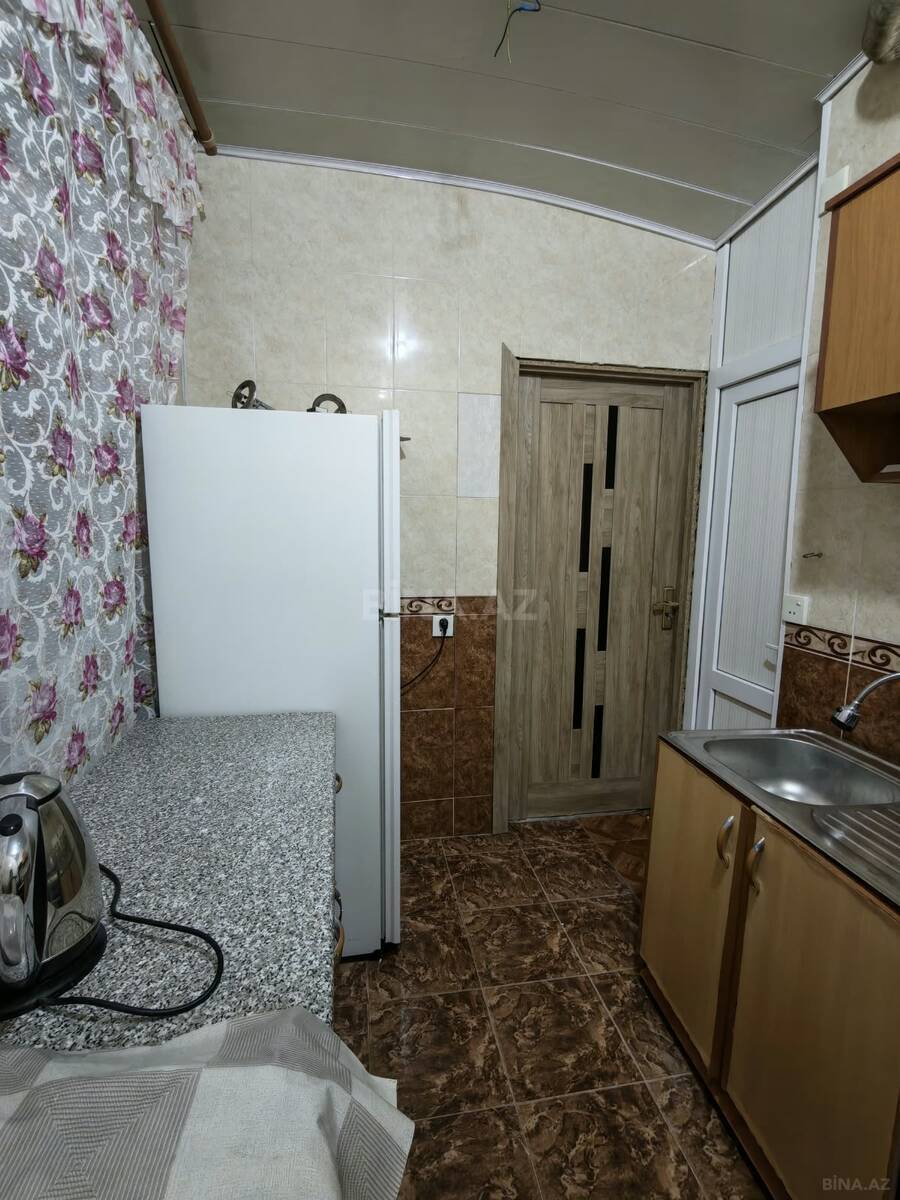 2 otaqlı Köhnə tikili, Memar Əcəmi m., Bakı