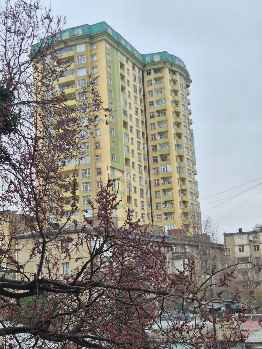 1 otaqlı Köhnə tikili, Elmlər Akademiyası m., Bakı