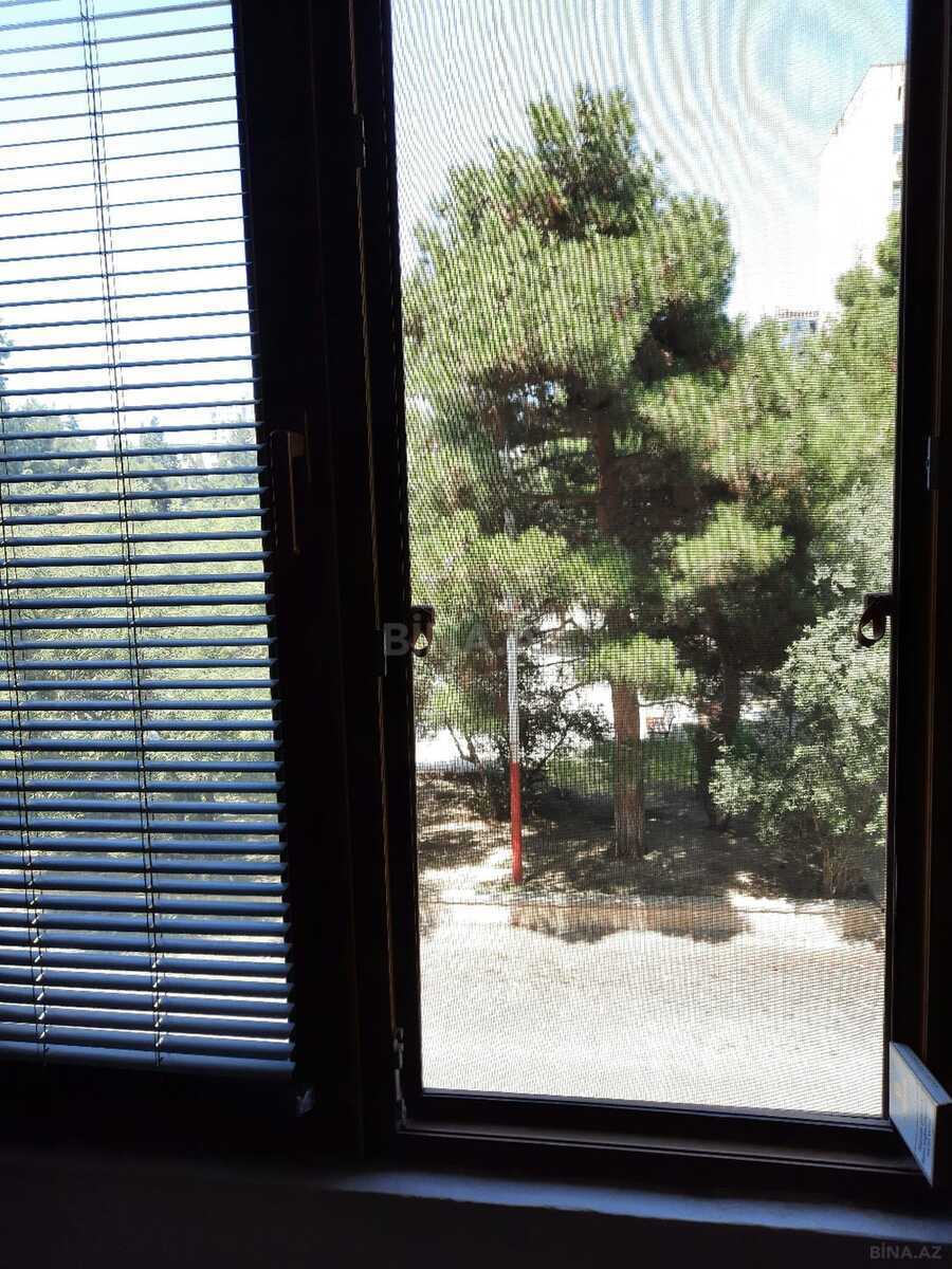 4 otaqlı Köhnə tikili, Elmlər Akademiyası m., Bakı