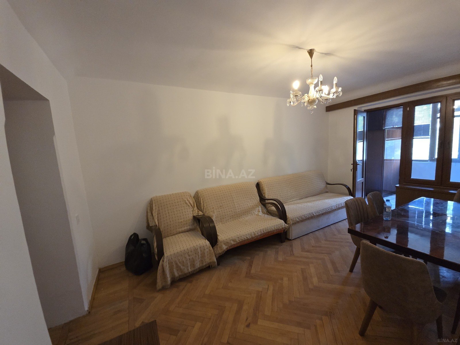 4 otaqlı Köhnə tikili, Elmlər Akademiyası m., Bakı
