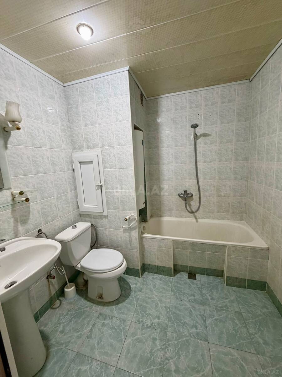 2 otaqlı Köhnə tikili, Bakıxanov q., Bakı