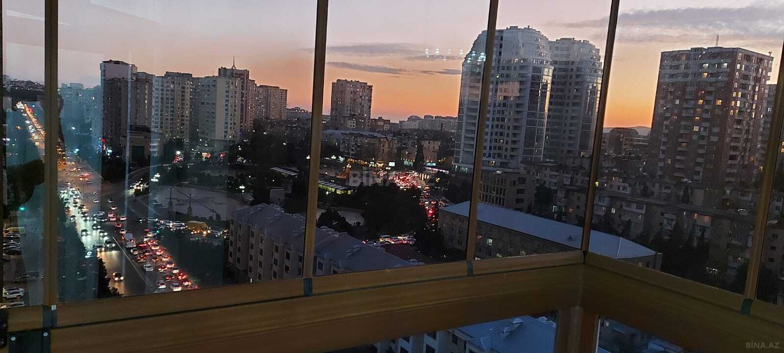 4 otaqlı Yeni tikili, Elmlər Akademiyası m., Bakı