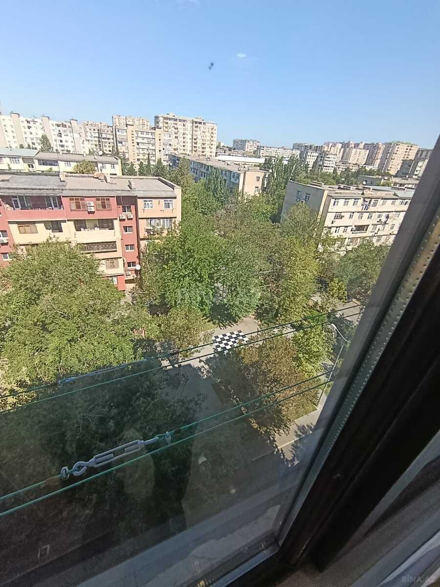 3 otaqlı Köhnə tikili, Xalqlar Dostluğu m., Bakı
