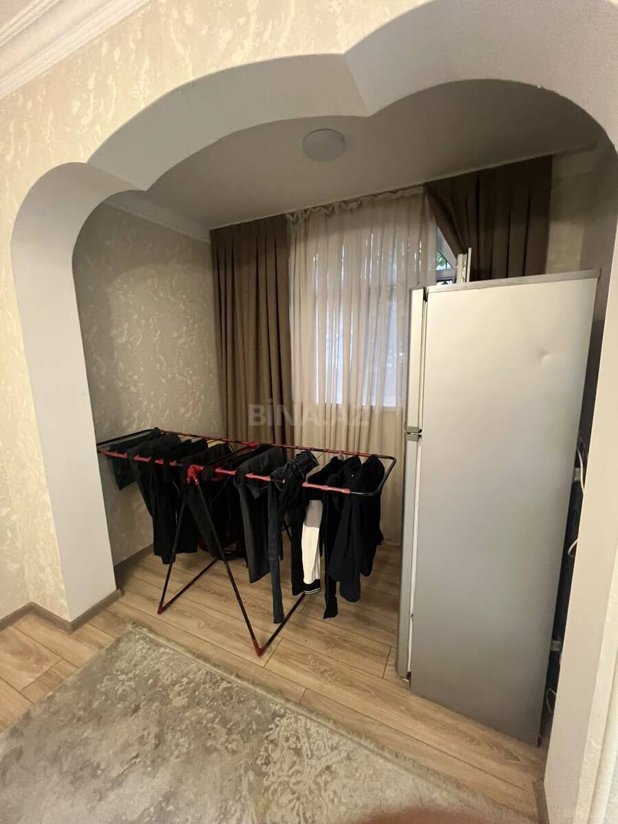 2 otaqlı Köhnə tikili, Memar Əcəmi m., Bakı