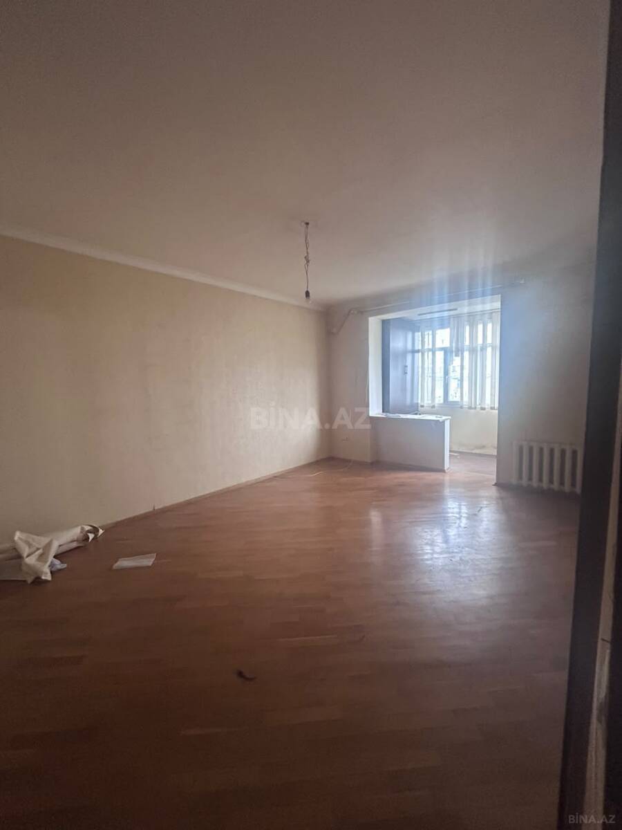 3 otaqlı Köhnə tikili, Elmlər Akademiyası m., Bakı