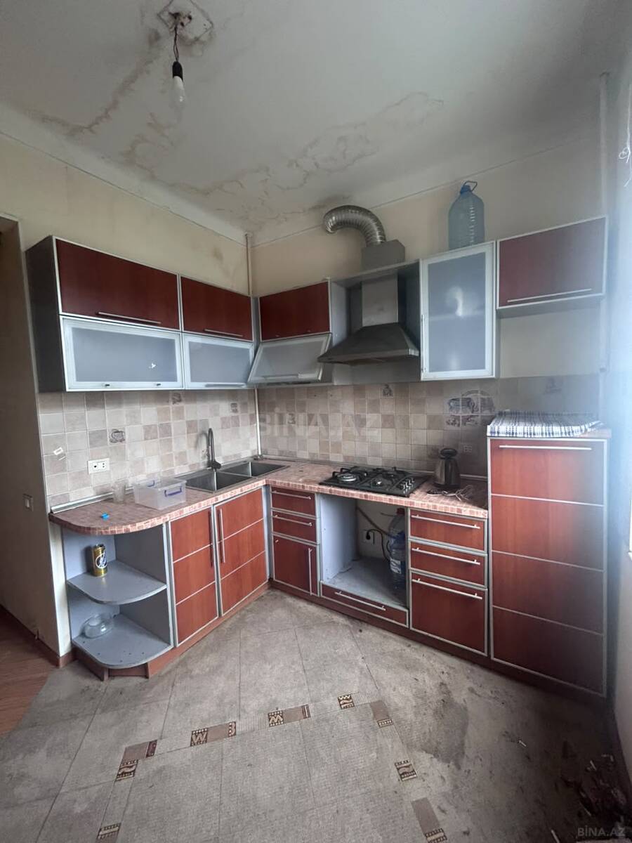 3 otaqlı Köhnə tikili, Elmlər Akademiyası m., Bakı