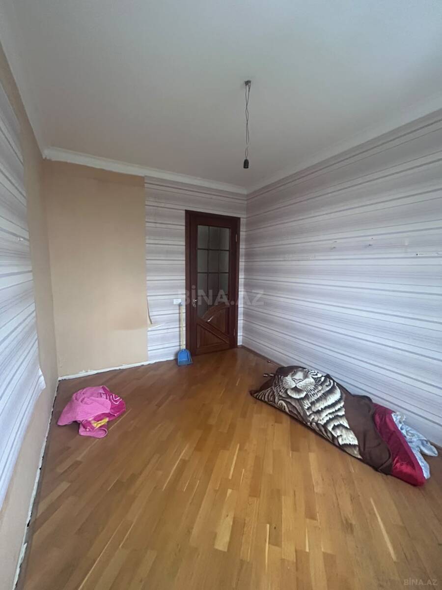 3 otaqlı Köhnə tikili, Elmlər Akademiyası m., Bakı