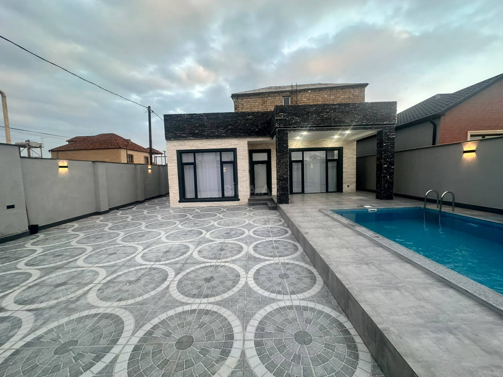 3 otaqlı Həyət evi/Bağ evi, Novxanı q., Bakı