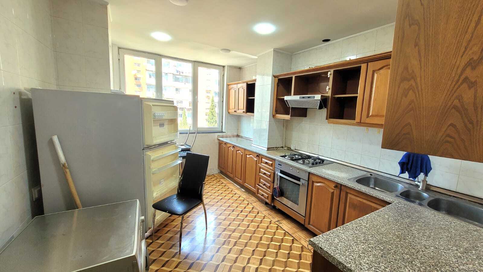 4 otaqlı Köhnə tikili, Azadlıq Prospekti m., Bakı