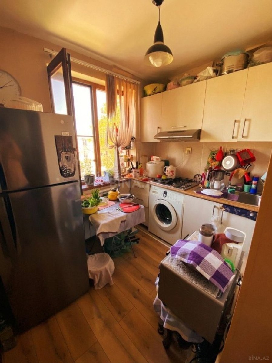 1 otaqlı Köhnə tikili, Qara Qarayev m., Bakı