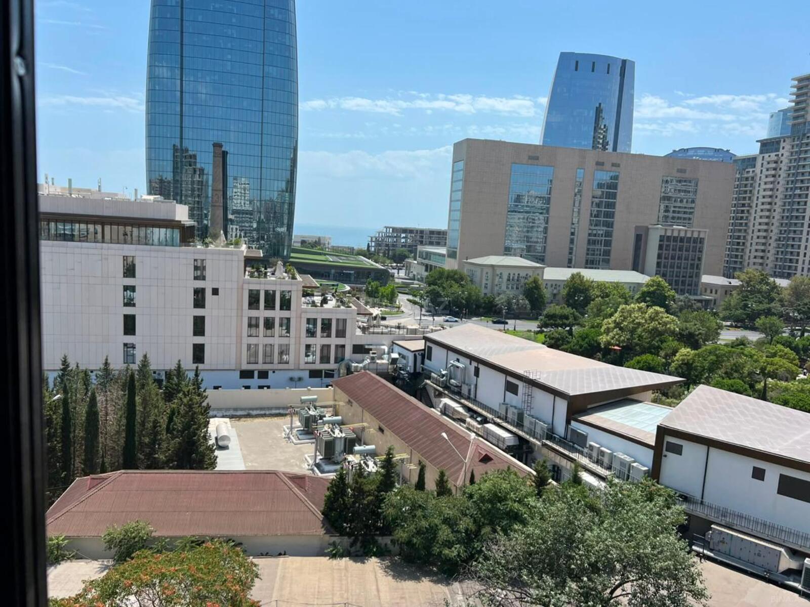 2 otaqlı Köhnə tikili, Şah İsmayıl Xətai m., Bakı
