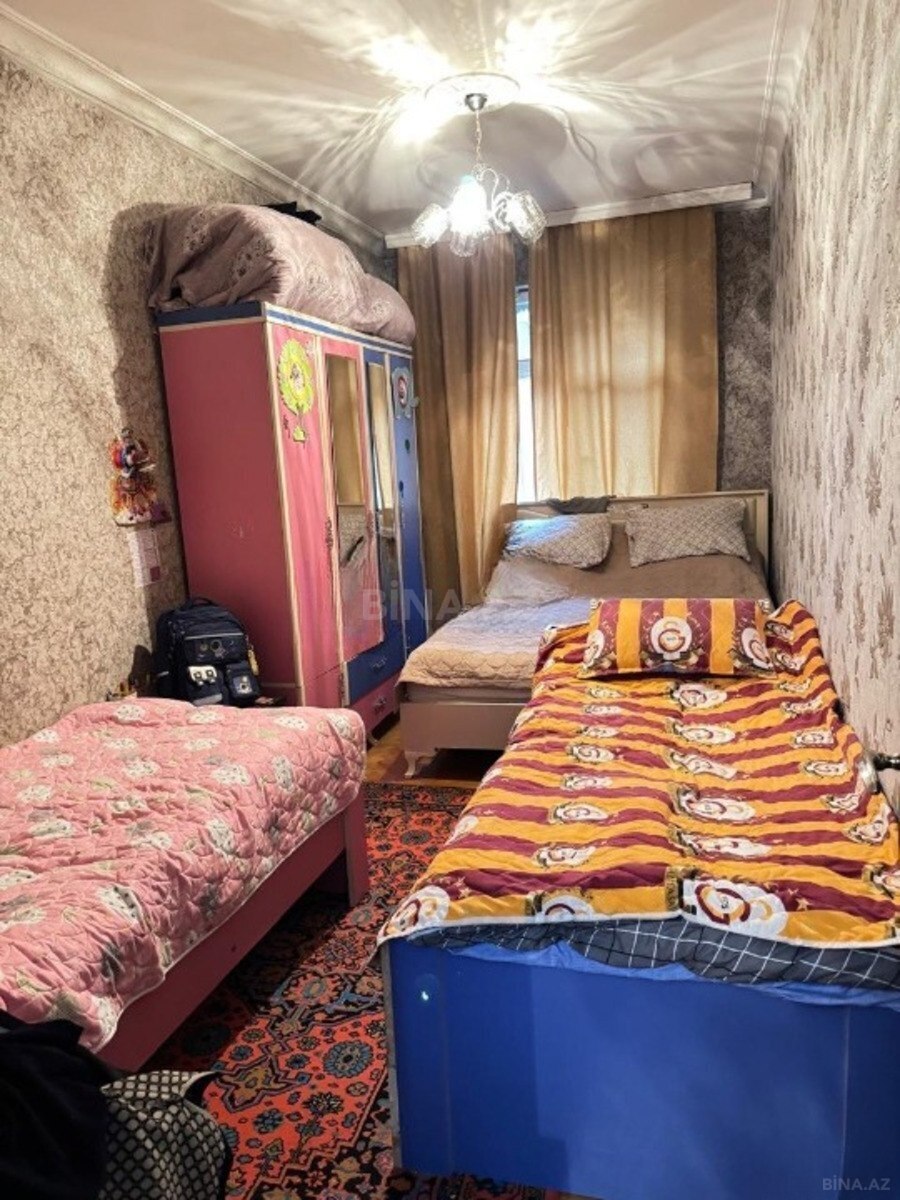 3 otaqlı Köhnə tikili, Memar Əcəmi m., Bakı