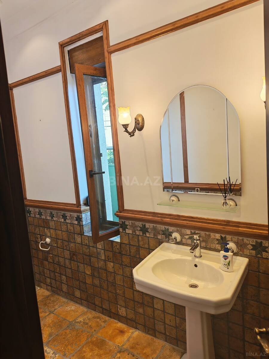 7 otaqlı Həyət evi/Bağ evi, Buzovna q., Bakı