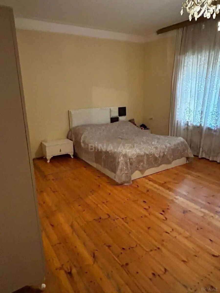 3 otaqlı Köhnə tikili, Elmlər Akademiyası m., Bakı