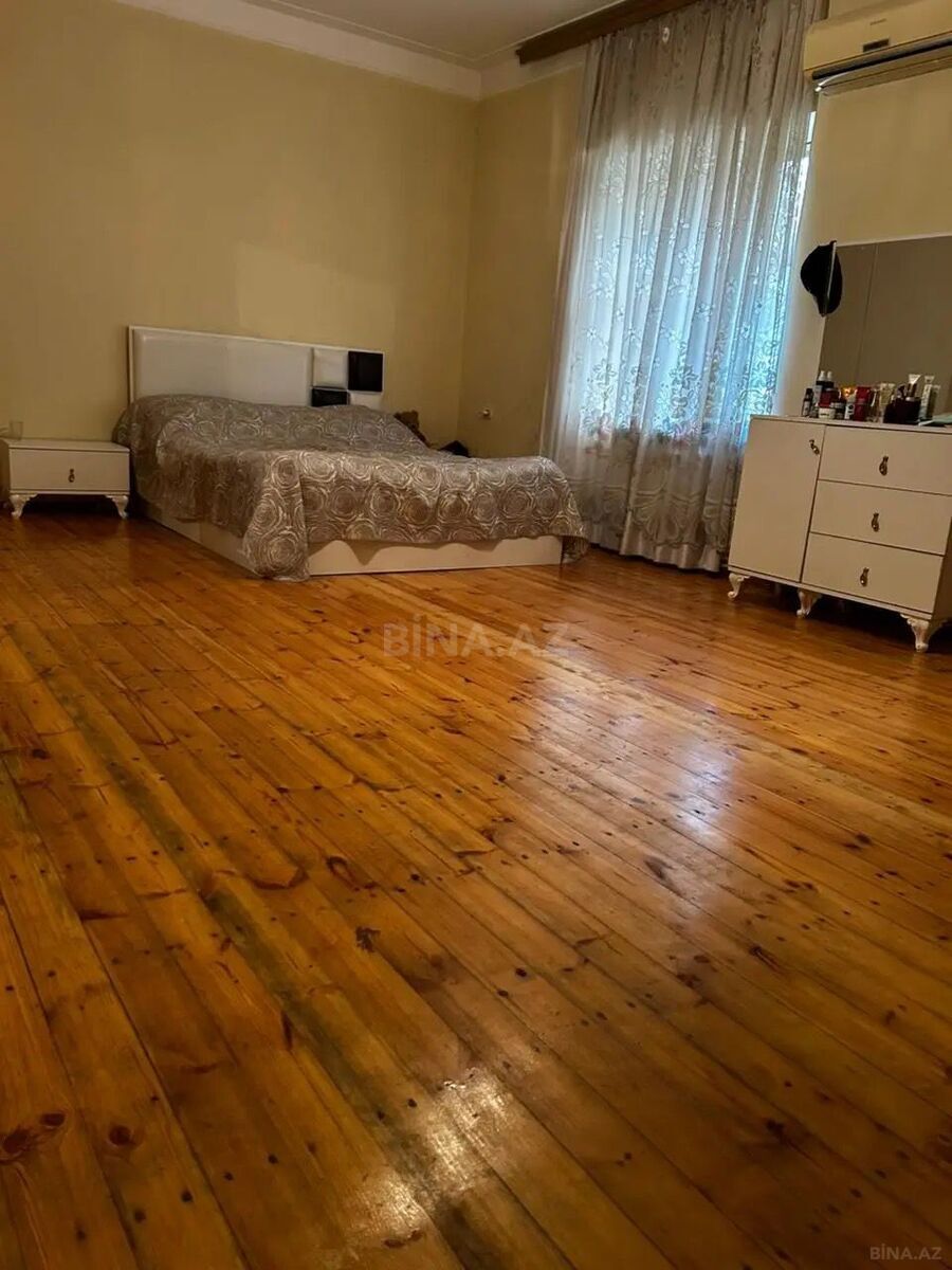 3 otaqlı Köhnə tikili, Elmlər Akademiyası m., Bakı
