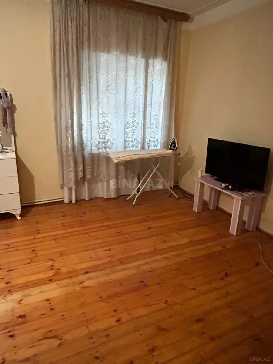 3 otaqlı Köhnə tikili, Elmlər Akademiyası m., Bakı