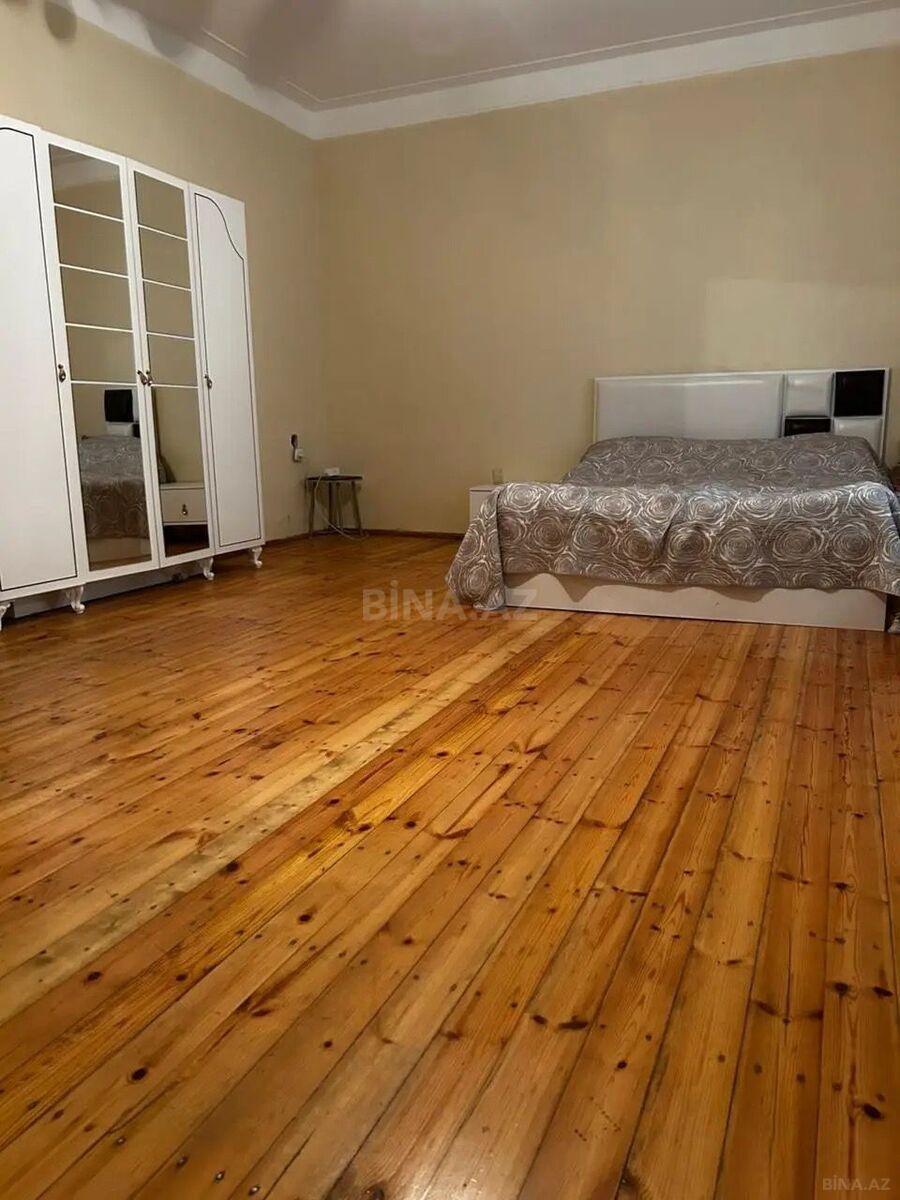 3 otaqlı Köhnə tikili, Elmlər Akademiyası m., Bakı