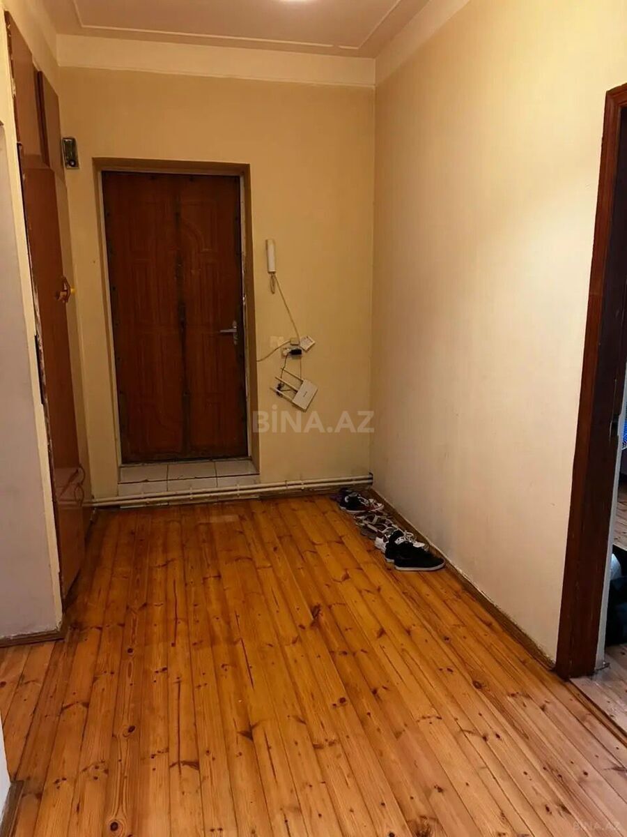 3 otaqlı Köhnə tikili, Elmlər Akademiyası m., Bakı