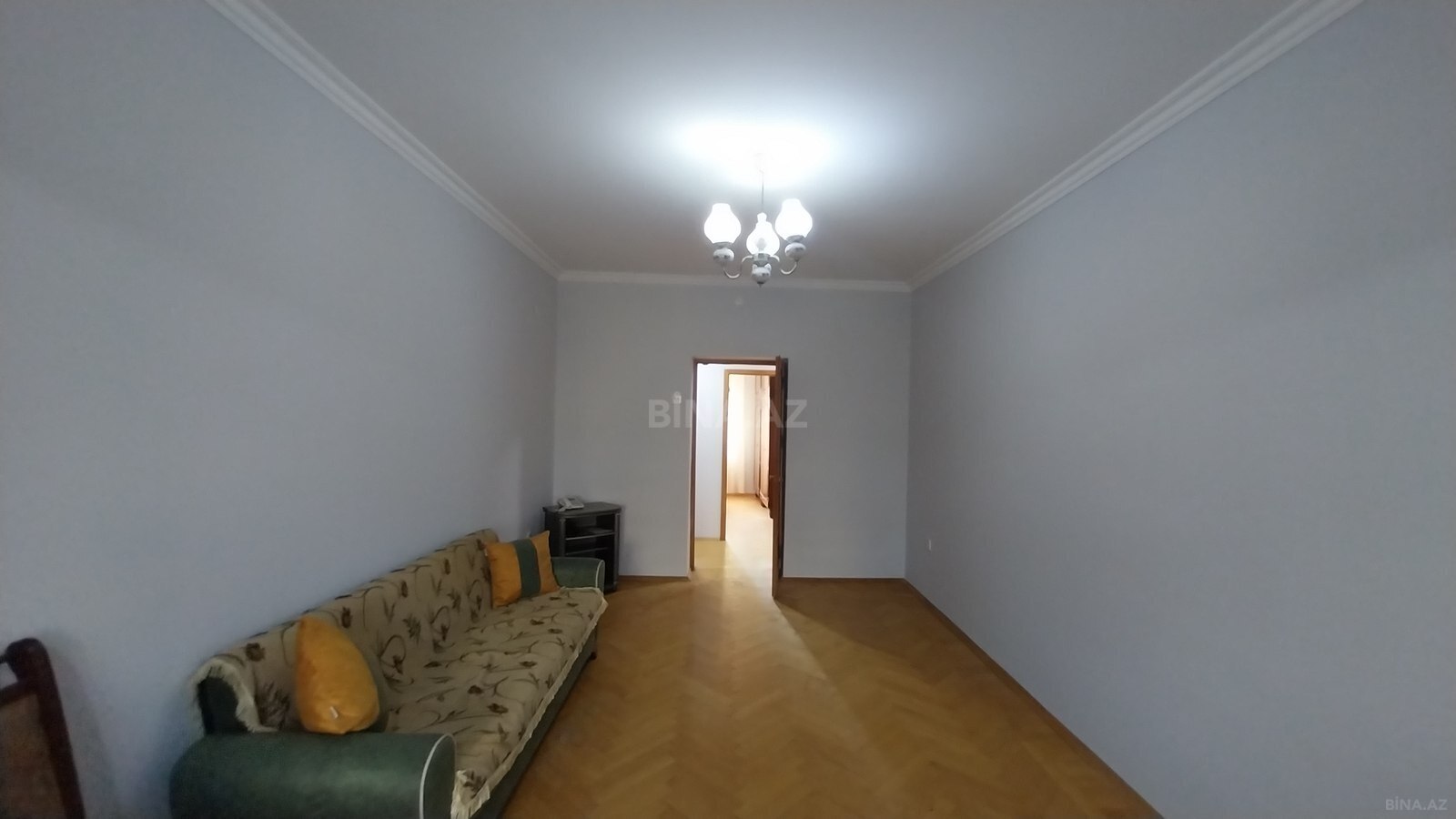 3 otaqlı Köhnə tikili, Nizami m., Bakı