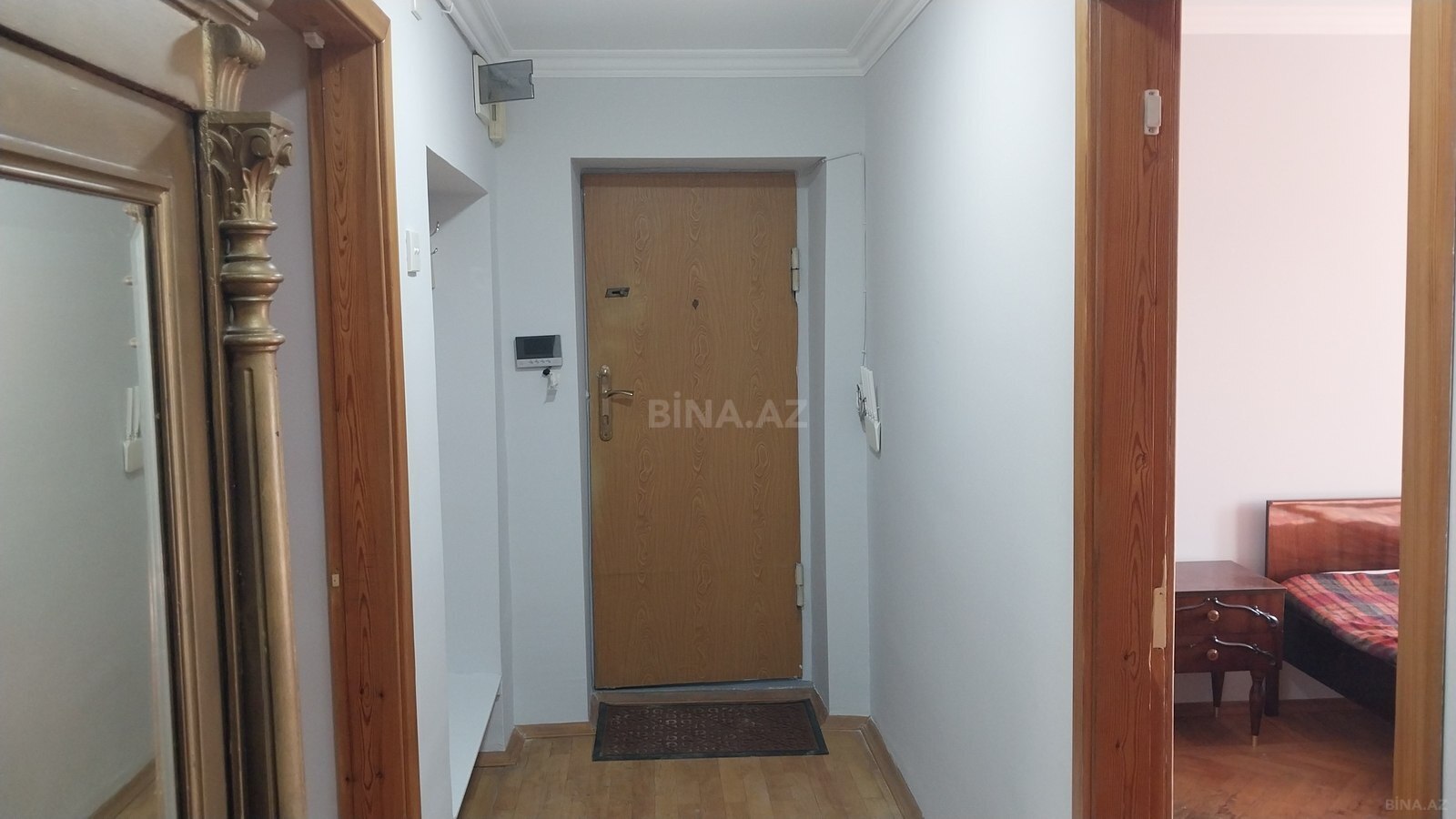 3 otaqlı Köhnə tikili, Nizami m., Bakı
