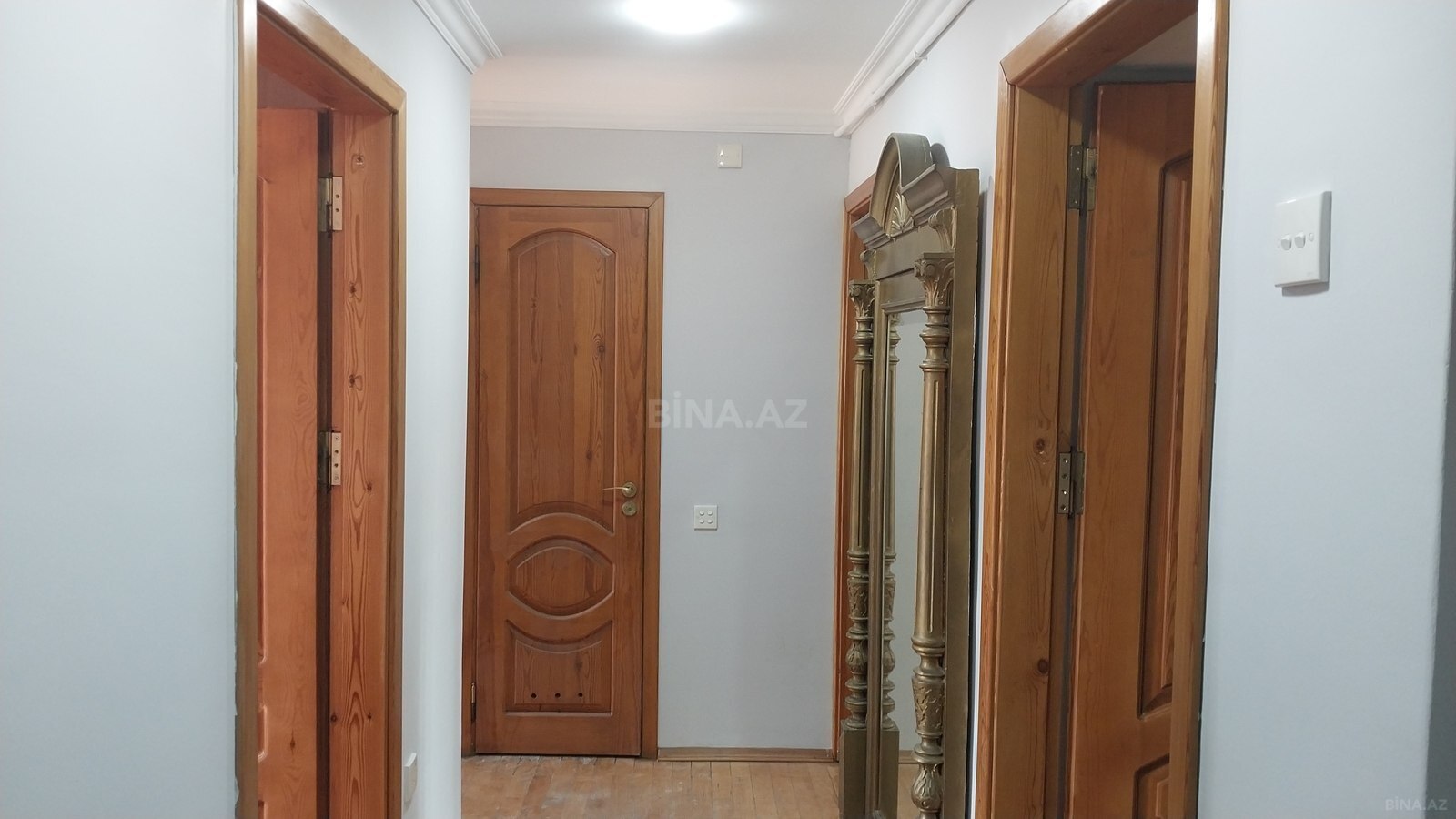 3 otaqlı Köhnə tikili, Nizami m., Bakı