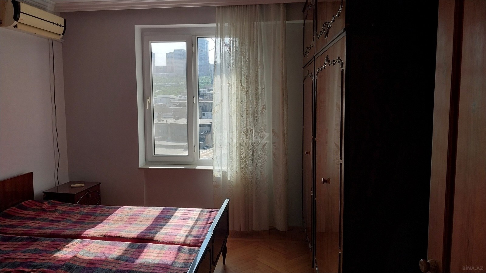 3 otaqlı Köhnə tikili, Nizami m., Bakı
