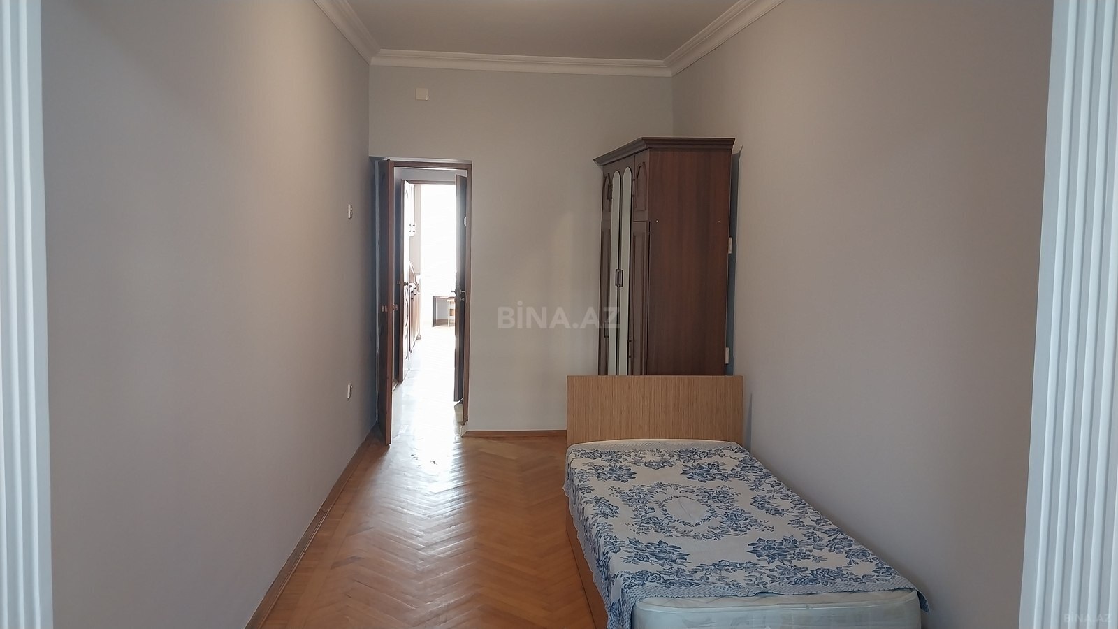 3 otaqlı Köhnə tikili, Nizami m., Bakı
