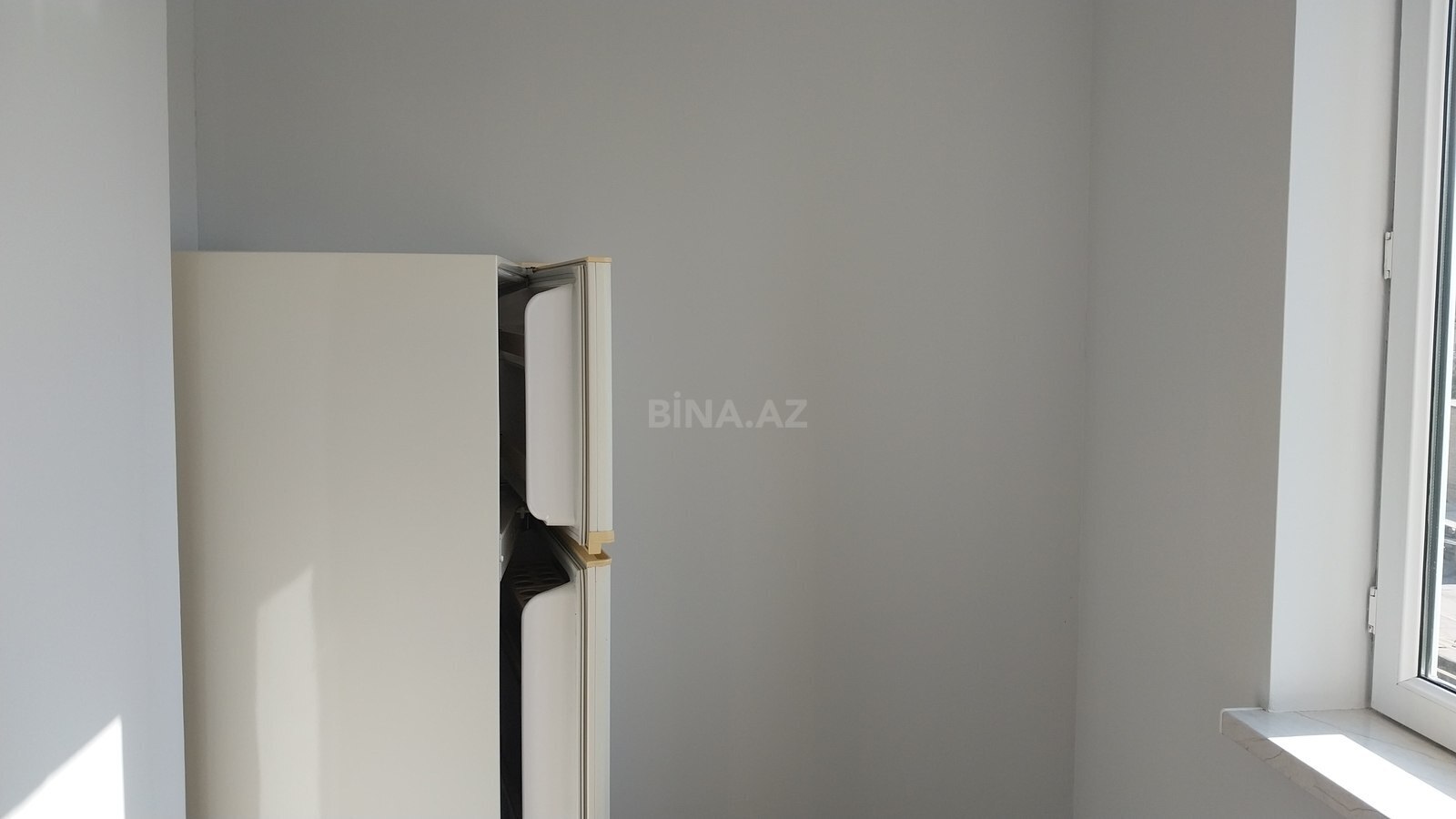 3 otaqlı Köhnə tikili, Nizami m., Bakı