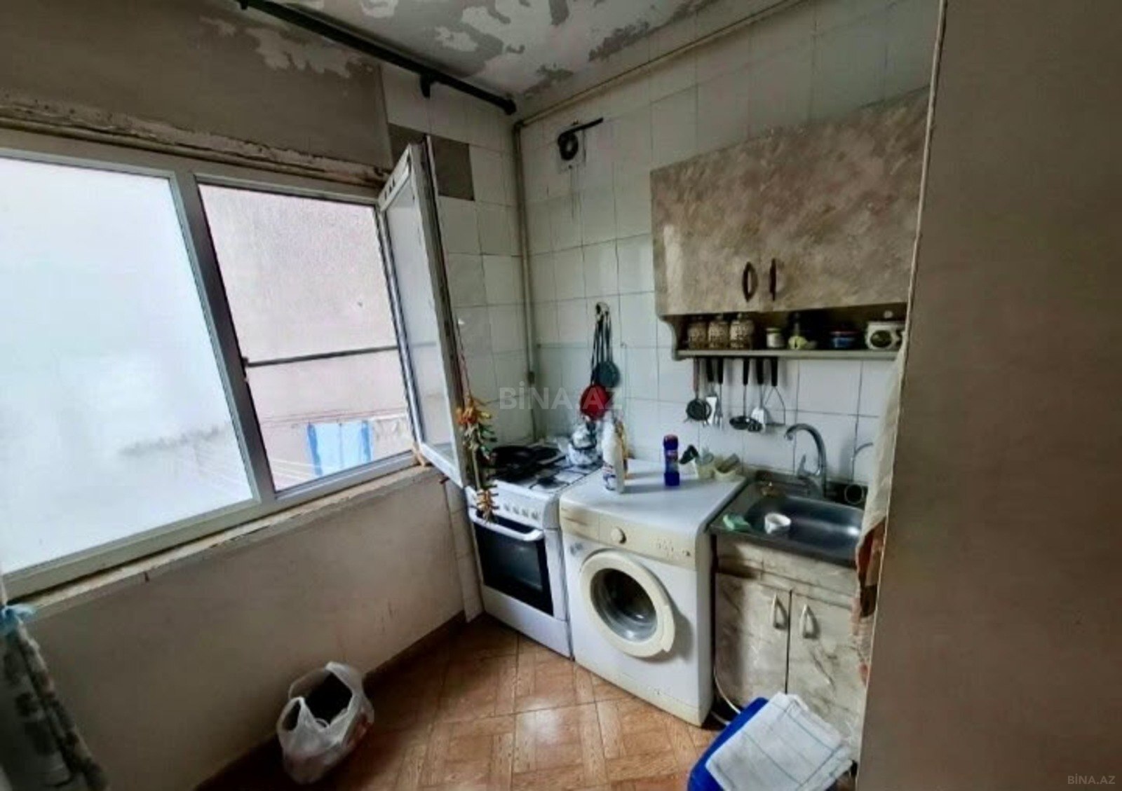 3 otaqlı Köhnə tikili, 28 May m., Bakı
